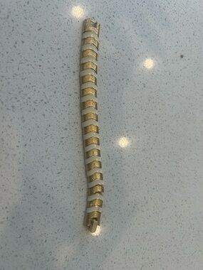 1960s-1980s  Gold and White Chevron Link Bracelet